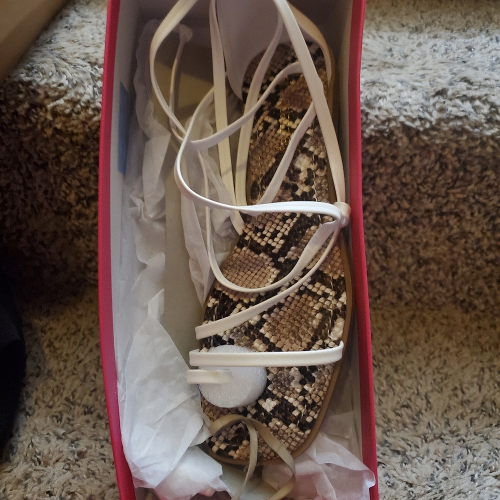 Sandals- - Picture 2 of 3